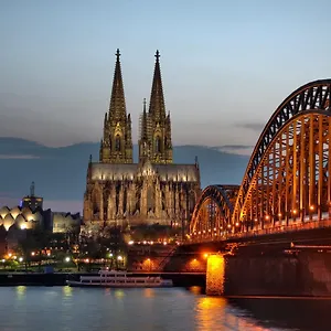 Moji Sieversstrasse 2* Cologne